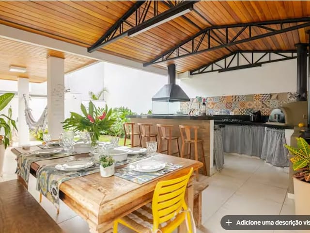 Casa com 250m² 3 quartos e 3 banheiros, para alugar, no bairro Urbanova em São José dos Campos