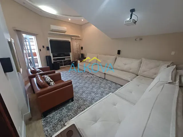 Casa com 410m² 4 quartos e 5 banheiros, à venda, no bairro Jardim das Indústrias em São José dos Campos