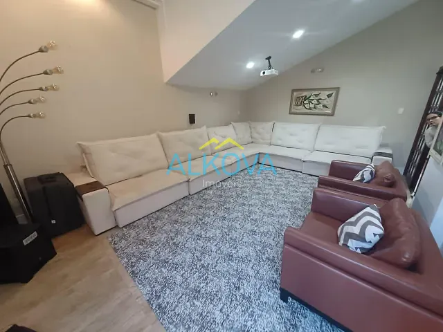 Casa com 410m² 4 quartos e 5 banheiros, à venda, no bairro Jardim das Indústrias em São José dos Campos