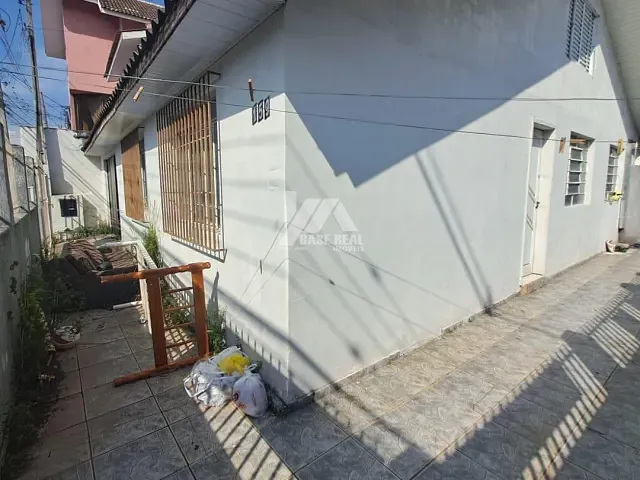 Casa 4 quartos e 2 banheiros, à venda, no bairro Centro em Ponta Grossa