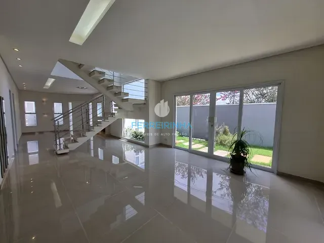 Casa com 314m² 3 quartos e 4 banheiros, à venda, no bairro Urbanova em São José dos Campos