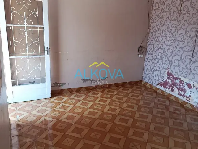 Casa com 300m² 3 quartos e 1 banheiro, à venda, no bairro Cidade Morumbi em São José dos Campos