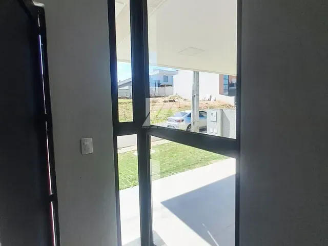 Casa 3 quartos e 2 banheiros, à venda, no bairro Contorno em Ponta Grossa