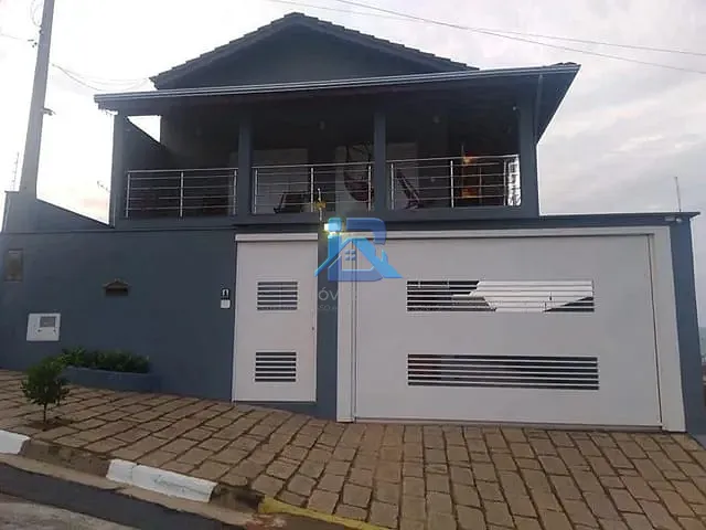 Casa com 250m² 4 quartos e 6 banheiros, à venda, no bairro Jardim Ana em Morungaba