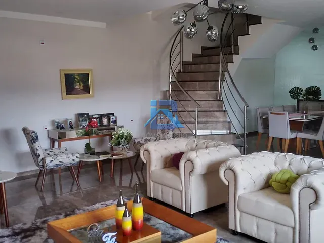 Casa com 250m² 4 quartos e 6 banheiros, à venda, no bairro Jardim Ana em Morungaba