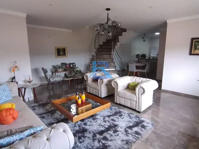 Casa com 250m² 4 quartos e 6 banheiros, à venda, no bairro Jardim Ana em Morungaba