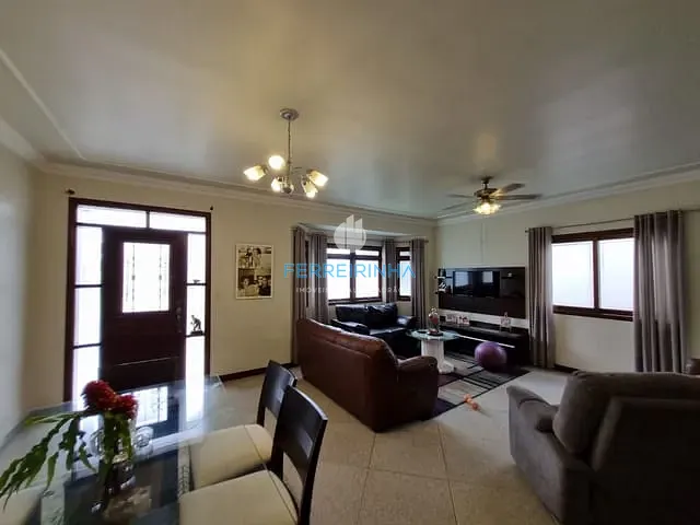 Casa com 434m² 3 quartos e 3 banheiros, à venda, no bairro Urbanova em São José dos Campos
