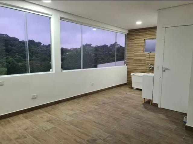 Casa com 136m² 3 quartos e 4 banheiros, para alugar, no bairro Chácara Canta Galo em Cotia