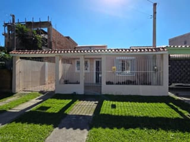 Foto do Casa - Casa à venda nas Três Vendas, Pelotas: 151 m², 3 quartos, 3 banheiros, 2 vagas. Próxima Av. 25 de Julho, com fogão a lenha e churrasqueira. | UP Imóveis