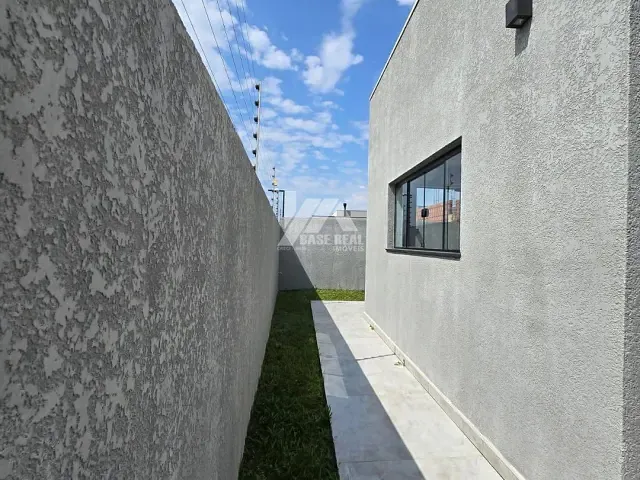 Casa com 200m² 3 quartos e 2 banheiros, à venda, no bairro Cará-cará em Ponta Grossa