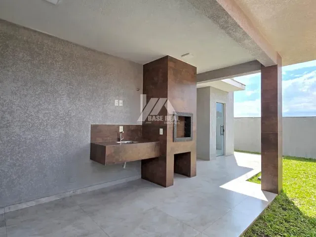 Casa com 200m² 3 quartos e 2 banheiros, à venda, no bairro Cará-cará em Ponta Grossa