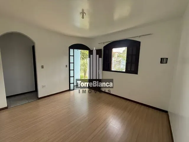 Casa com 290m² 3 quartos e 1 banheiro, à venda ou para alugar, no bairro Nova Rússia em Ponta Grossa