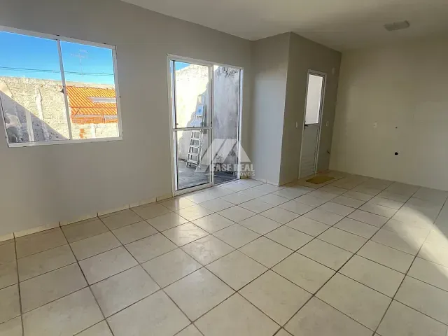 Casa 2 quartos e 1 banheiro, à venda, no bairro Boa Vista em Ponta Grossa