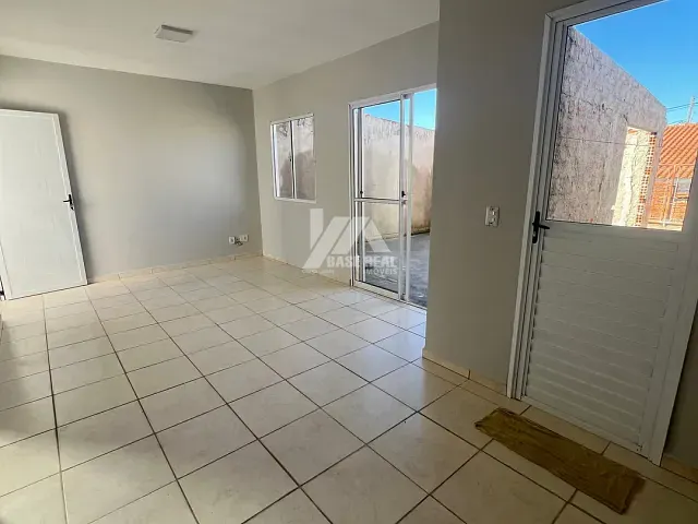 Casa 2 quartos e 1 banheiro, à venda, no bairro Boa Vista em Ponta Grossa