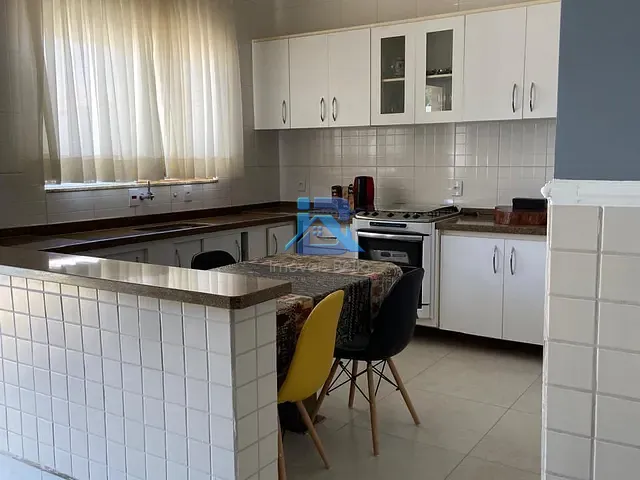 Casa 4 quartos e 4 banheiros, à venda, no bairro Bairro Itapema em Itatiba