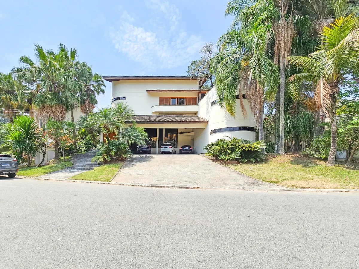 Casa em condomínio para venda com 5 quartos, sendo 5 suítes, 616m²