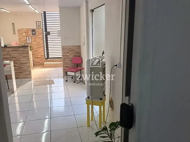 Casa com 200m² 2 quartos e 2 banheiros, à venda, no bairro Núcleo Habitacional Nobuji Nagasawa em Bauru