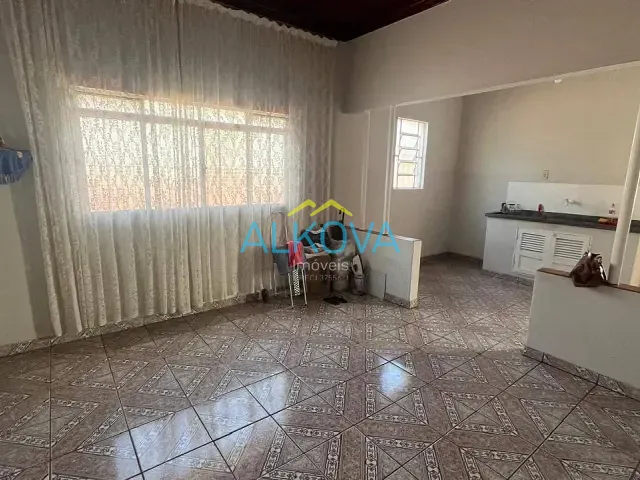 Casa com 300m² 4 quartos e 3 banheiros, à venda, no bairro Santana em São José dos Campos