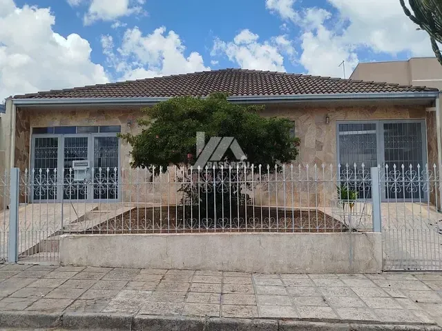 Casa com 360m² 4 quartos e 1 banheiro, à venda, no bairro Contorno em Ponta Grossa