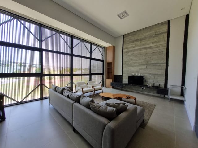 Casa com 450m² 4 quartos e 5 banheiros, à venda, no bairro Condomínio Residencial Alphaville em São José dos Campos