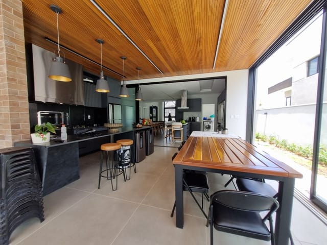 Casa com 450m² 4 quartos e 5 banheiros, à venda, no bairro Condomínio Residencial Alphaville em São José dos Campos