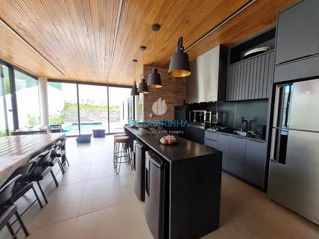 Casa com 450m² 4 quartos e 5 banheiros, à venda, no bairro Condomínio Residencial Alphaville em São José dos Campos