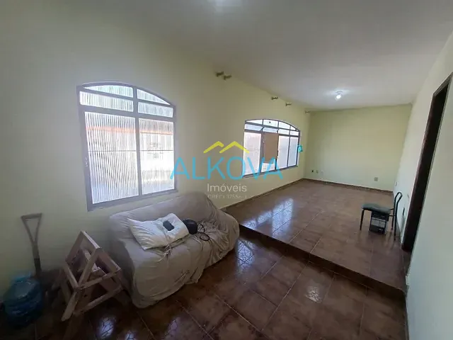 Casa com 325m² 5 quartos e 3 banheiros, à venda, no bairro Jardim Olímpia em São José dos Campos