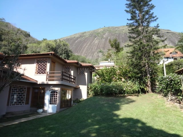 Casa com 7194m², à venda, no bairro Corrêas em Petrópolis