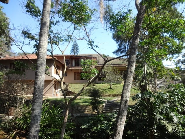 Casa com 7194m², à venda, no bairro Corrêas em Petrópolis