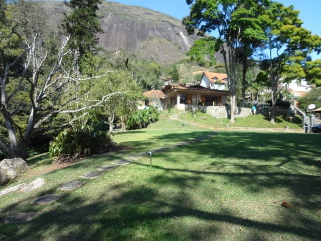 Casa com 7194m², à venda, no bairro Corrêas em Petrópolis