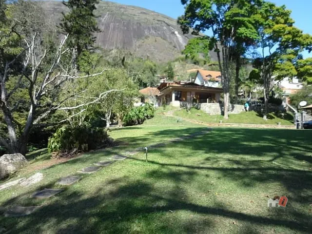 Casa com 7194m², à venda, no bairro Corrêas em Petrópolis