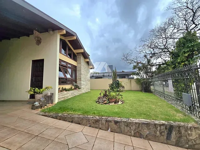 Casa com 439m² 3 quartos e 3 banheiros, à venda, no bairro Orfãs em Ponta Grossa