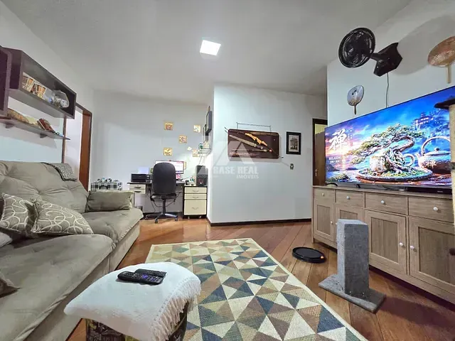 Casa com 439m² 3 quartos e 3 banheiros, à venda, no bairro Orfãs em Ponta Grossa