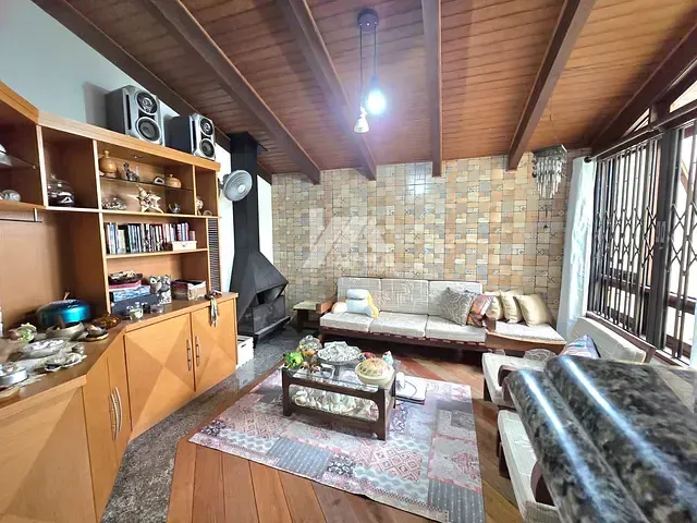Casa com 439m² 3 quartos e 3 banheiros, à venda, no bairro Orfãs em Ponta Grossa