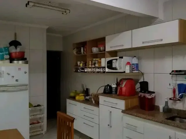 Casa 2 quartos e 1 banheiro, à venda ou para alugar, no bairro Jardim Stella em Santo André