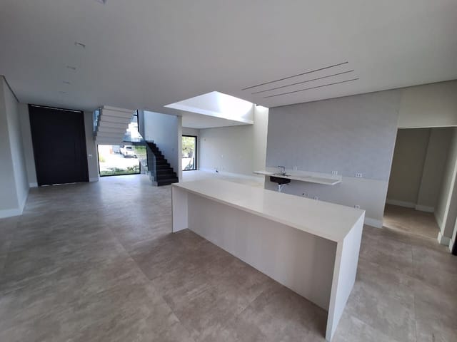 Casa com 600m² 4 quartos e 6 banheiros, à venda, no bairro Colinas do Paratehy em São José dos Campos