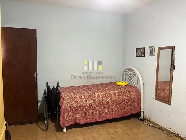 Casa com 300m² 2 quartos e 1 banheiro, à venda, no bairro Centro em Sumaré
