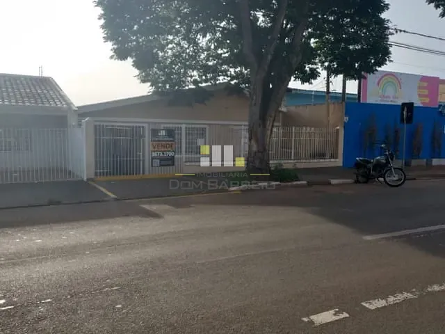 Casa com 300m² 2 quartos e 1 banheiro, à venda, no bairro Centro em Sumaré