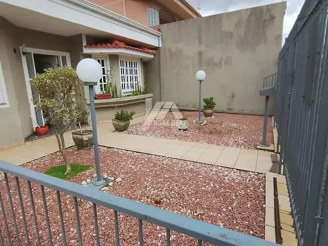 Casa com 377m² 4 quartos e 4 banheiros, à venda, no bairro Jardim Carvalho em Ponta Grossa