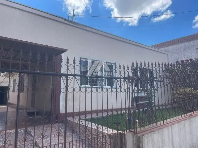 Casa 3 quartos e 2 banheiros, à venda, no bairro Uvaranas em Ponta Grossa