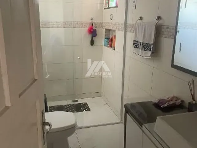 Casa 3 quartos e 2 banheiros, à venda, no bairro Uvaranas em Ponta Grossa