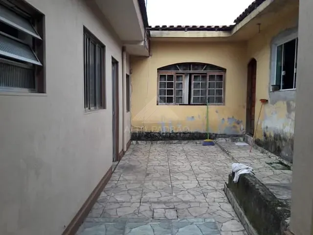 Casa com 300m², à venda, no bairro Jardim Zaira em Mauá
