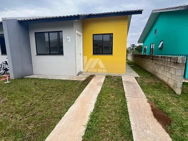 Casa 2 quartos e 1 banheiro, à venda, no bairro Uvaranas em Ponta Grossa