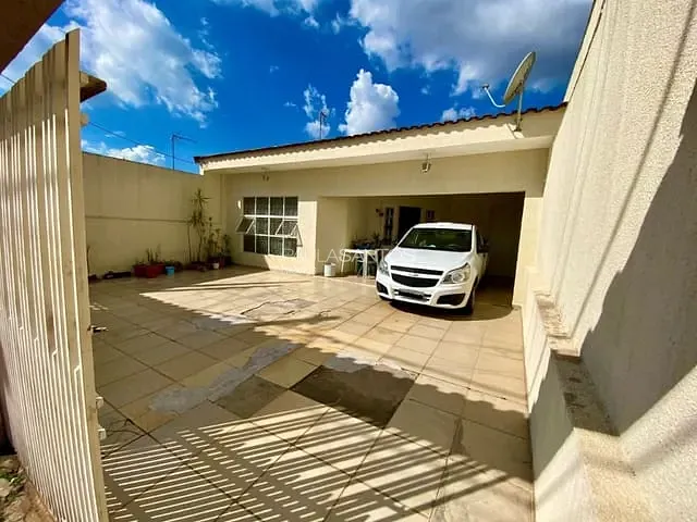 Casa com 200m² 4 quartos e 2 banheiros, à venda, no bairro Conjunto Habitacional Júlio de Mesquita Filho em Sorocaba