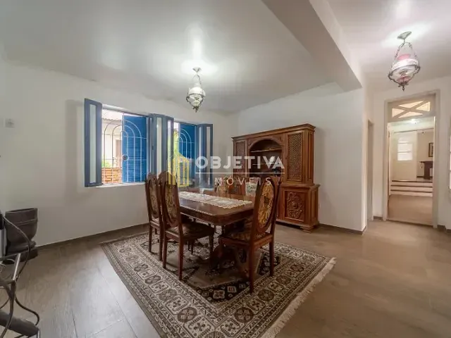 Casa 4 quartos e 6 banheiros, à venda, no bairro Jardim Isabel em Porto Alegre