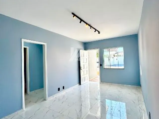 Casa com 80m² 3 quartos e 1 banheiro, à venda, no bairro Uvaranas em Ponta Grossa