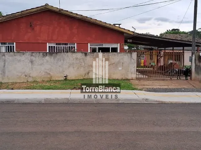 Casa com 990m² 4 quartos e 2 banheiros, à venda, no bairro Oficinas em Ponta Grossa