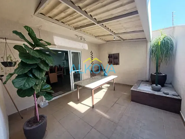 Casa com 280m² 3 quartos e 3 banheiros, à venda, no bairro Jardim das Indústrias em São José dos Campos