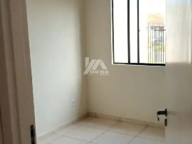 Casa 2 quartos e 1 banheiro, à venda, no bairro Cará-cará em Ponta Grossa