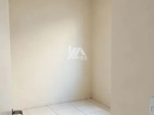 Casa 2 quartos e 1 banheiro, à venda, no bairro Cará-cará em Ponta Grossa